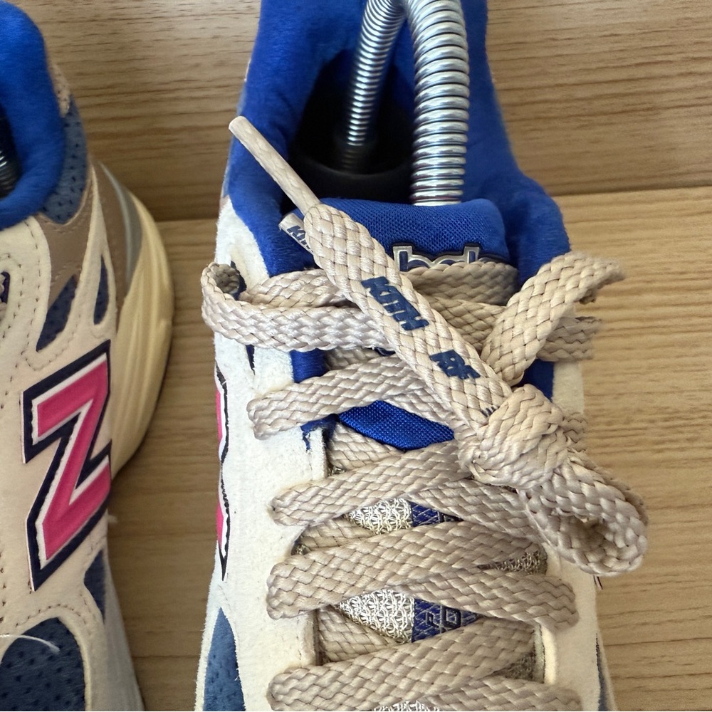 New Balance x Kith 990 v3 - Picture 9 of 10
